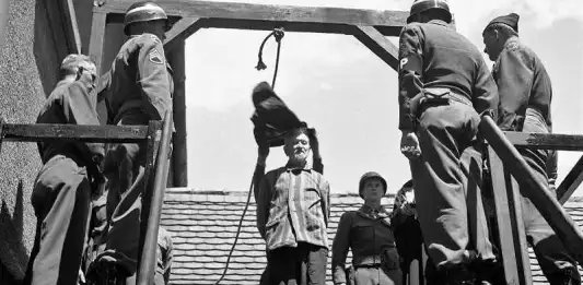 Neurenberg-hanging.jpg