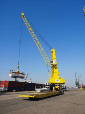 Gottwald-mobile-harbour-crane-rhb-stevedoring-rotterdam-788x1050.jpg